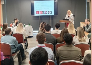 С успехом прошла школа для специалистов «Детство уходит, проблемы остаются» в Краснодаре